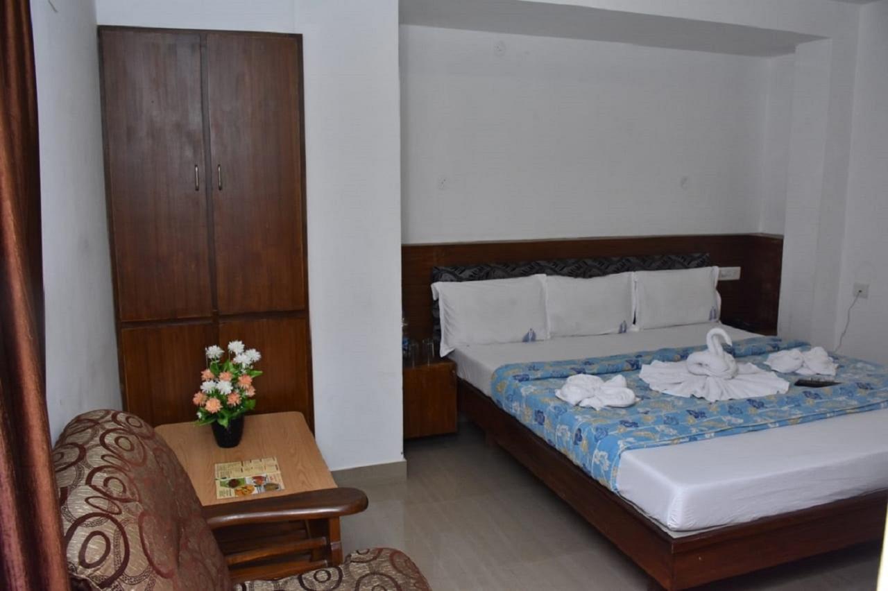 Hotel Palacial Pondi Pondicherry Ngoại thất bức ảnh