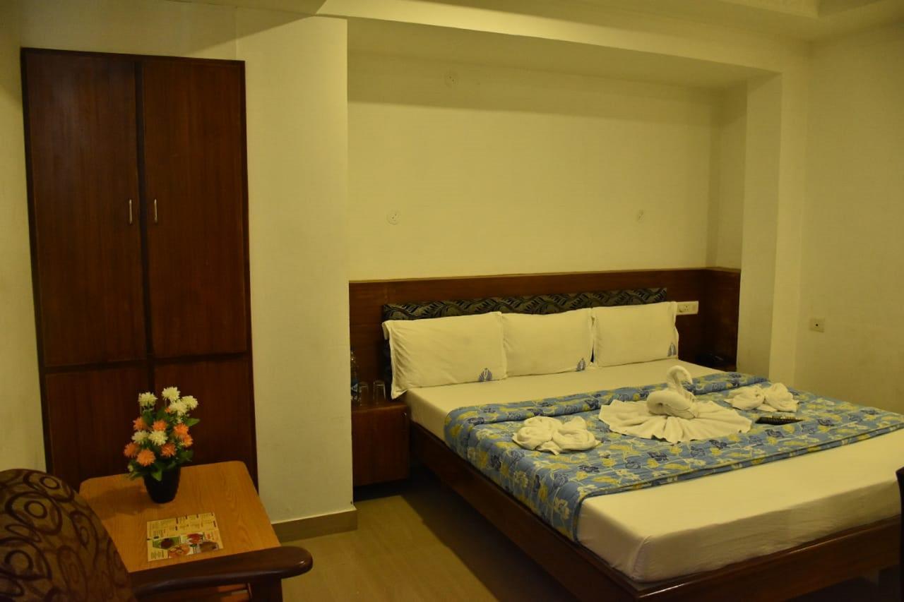 Hotel Palacial Pondi Pondicherry Ngoại thất bức ảnh