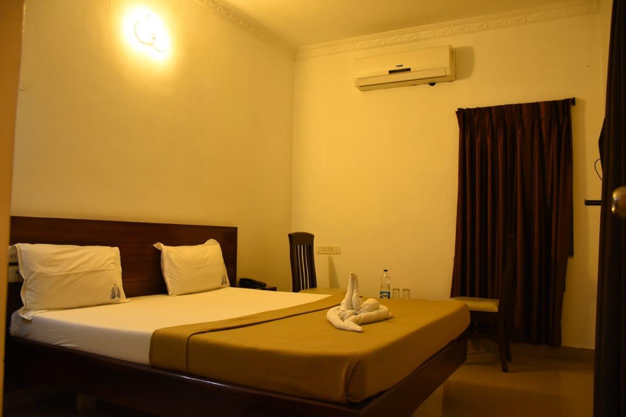 Hotel Palacial Pondi Pondicherry Ngoại thất bức ảnh