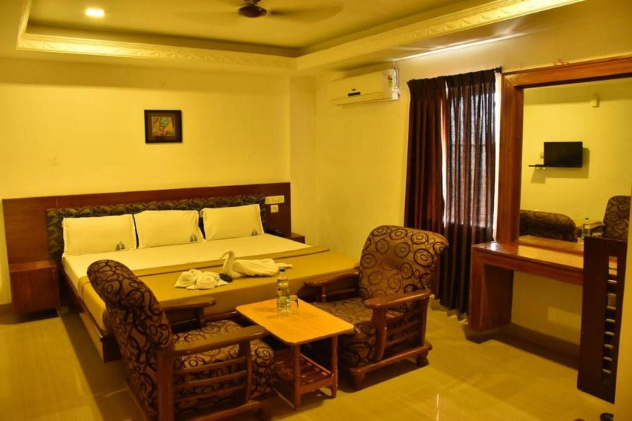 Hotel Palacial Pondi Pondicherry Ngoại thất bức ảnh